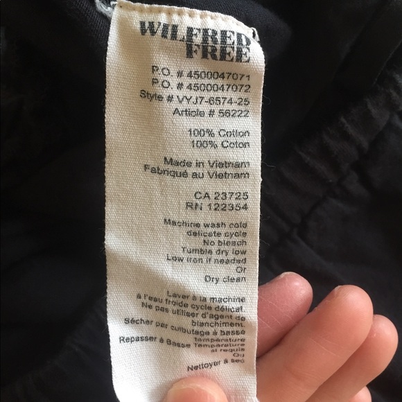 Wilfred Free (Aritzia) Drawstring Shorts - Picture 4 of 4